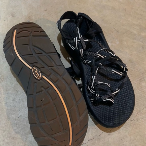 Women’s Chacos Sz 8 - Picture 4 of 5